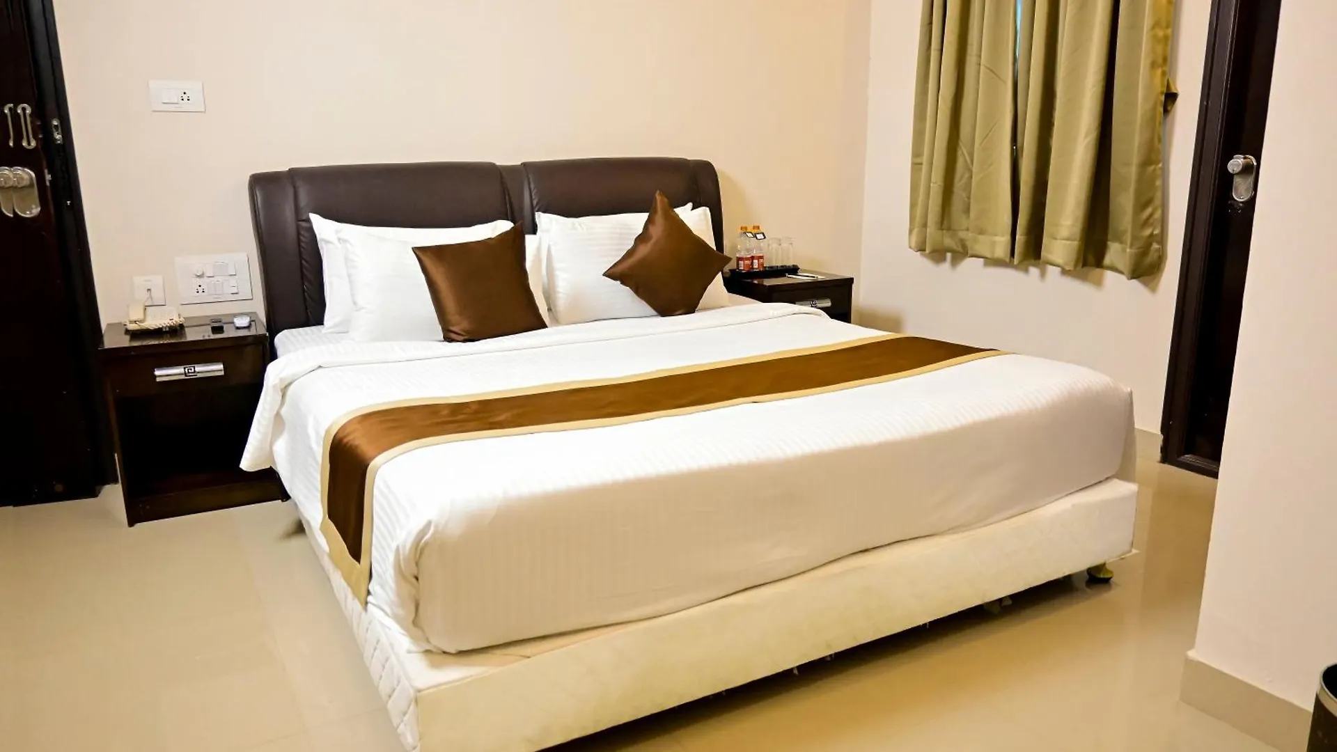 Hotel Tgi Livancia Hillside Mysore